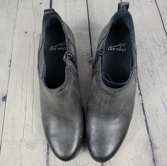 DANSKO | Harlene leather heeled side zip chelsea style ankle booties boots - Picture 3 of 10